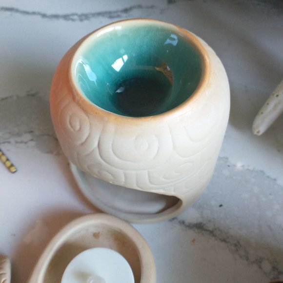 Ceramic Turtle Warmer and Essential Oil Burner - Picture 2 of 5